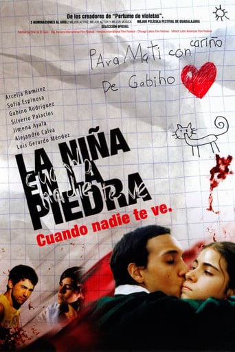 La niña en la piedra poster
