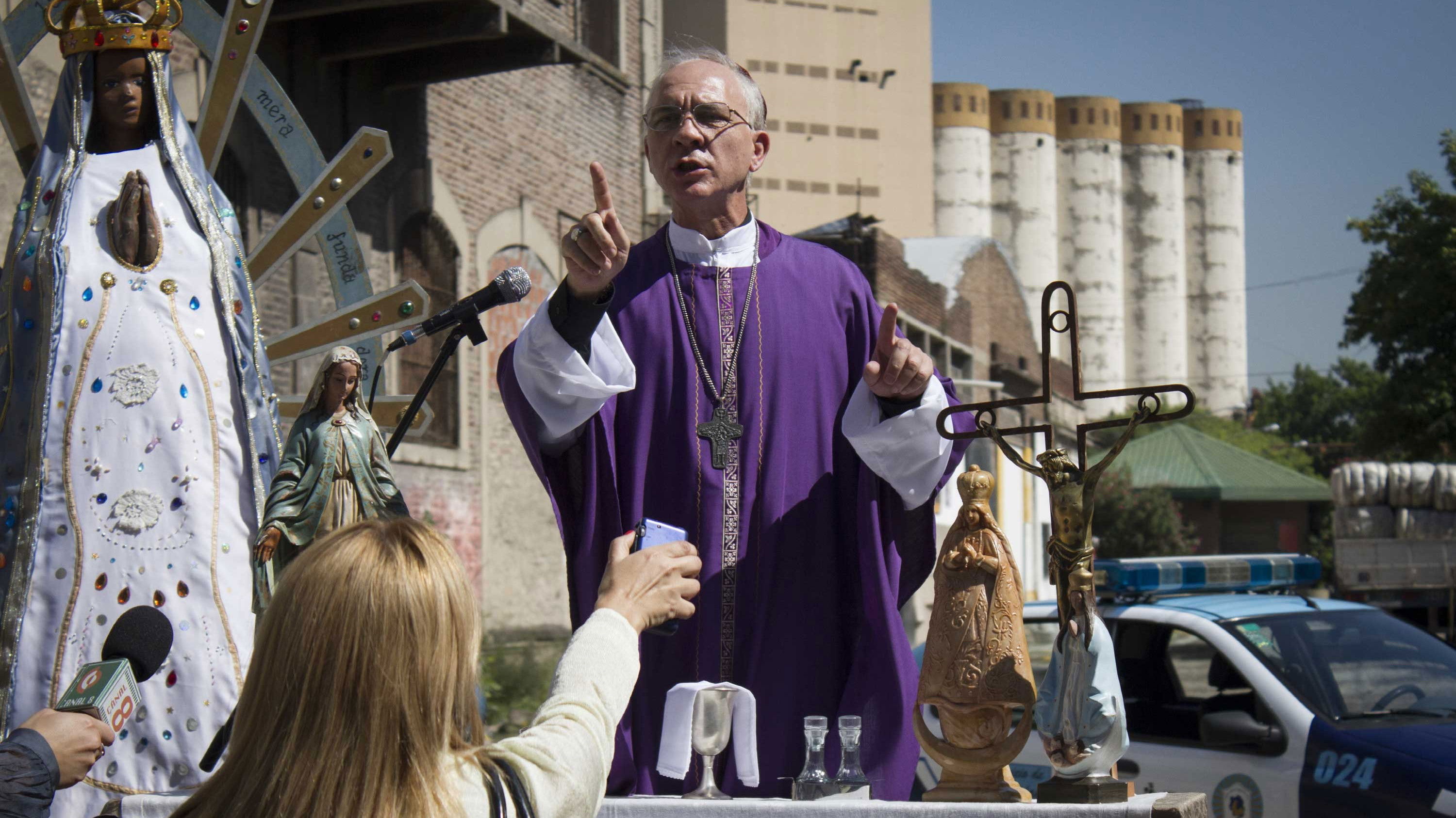 Francis: Pray for Me