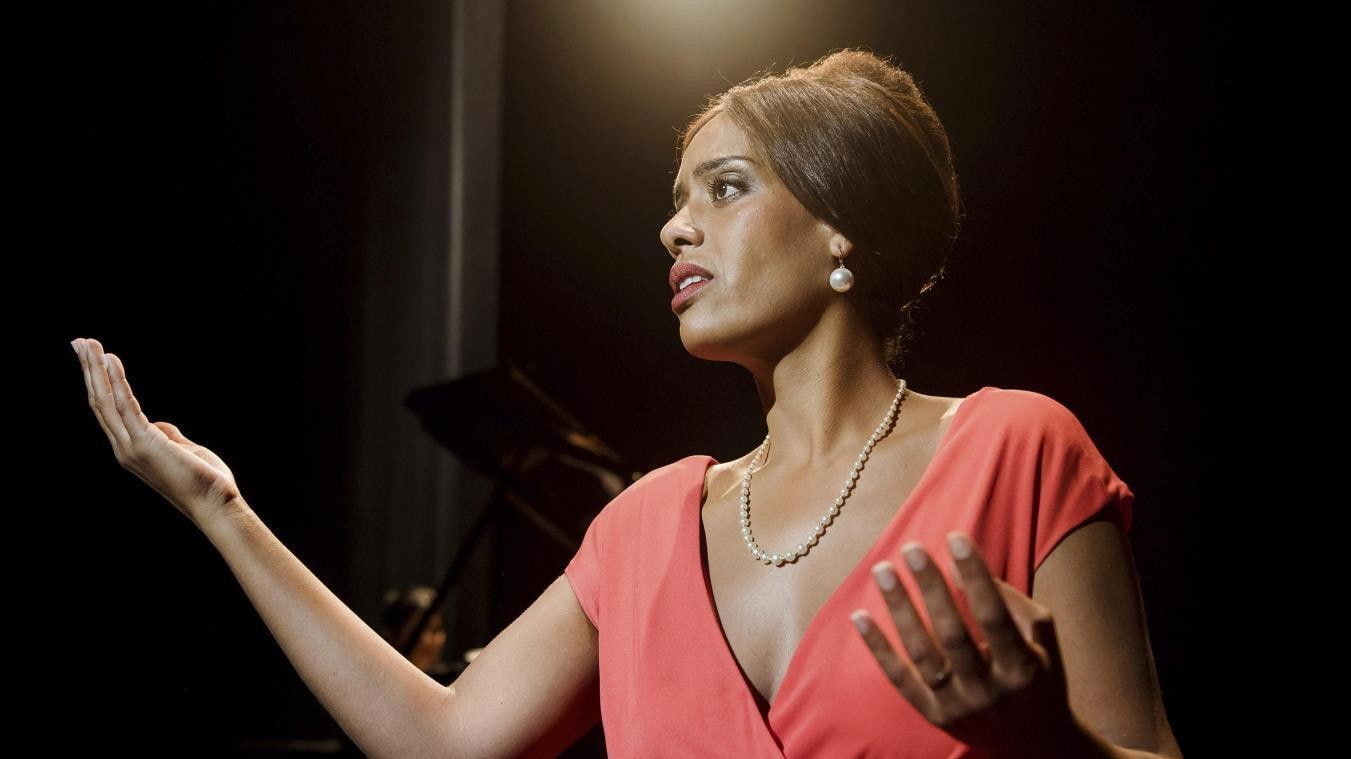 Les Sandales blanches